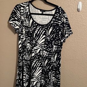 Black and white stretchy dress